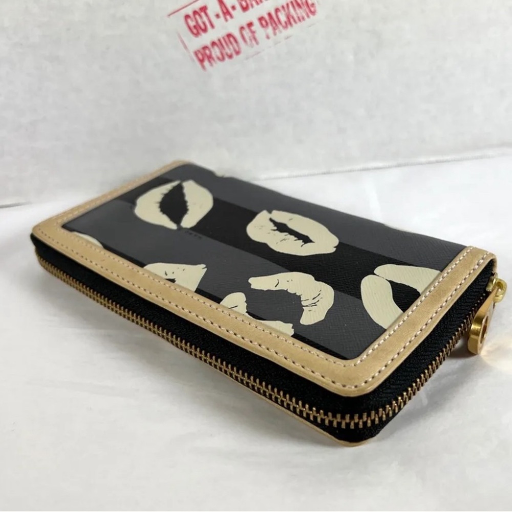 Marc by Marc Jacobs Kisses Leather Wallet